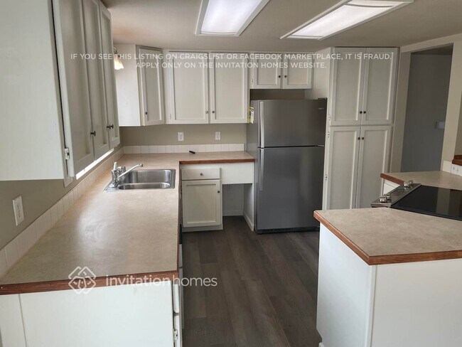 Foto del edificio - 2735 Locust Ave W