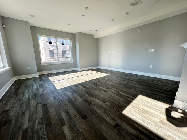 Building Photo - 623 N 36th St