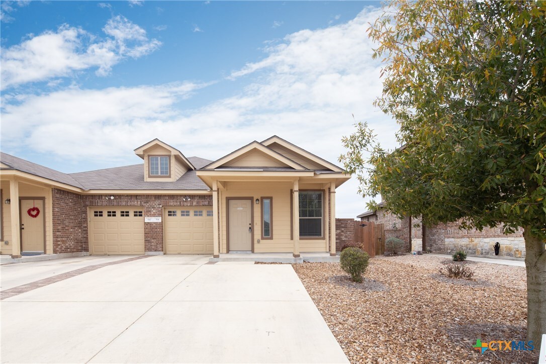 Primary Photo - 514 Creekside Cir