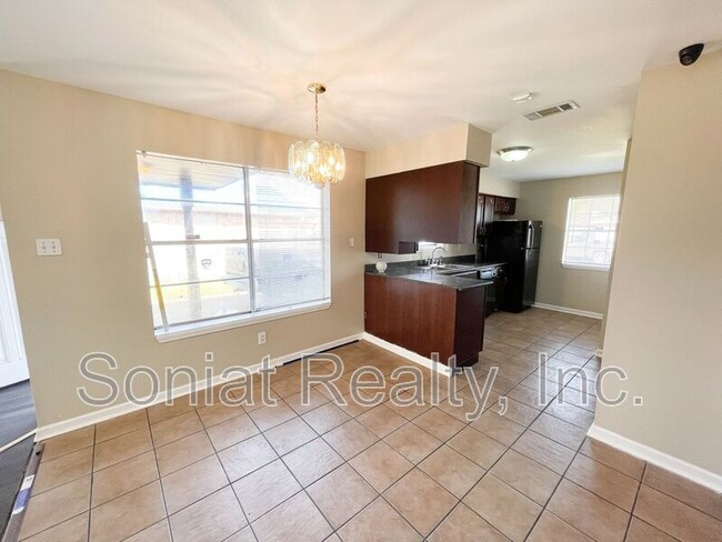Building Photo - 7596 Morel St