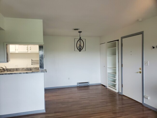 Building Photo - 10416 W Whitnall Edge Ct