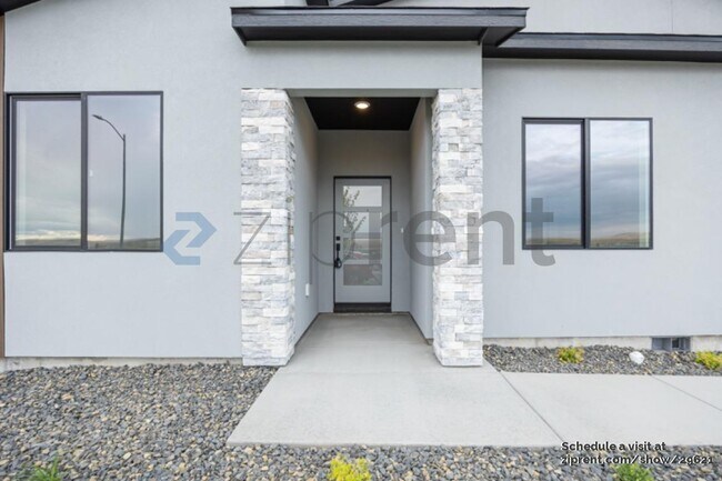 Building Photo - 6670 W 24th Ave
