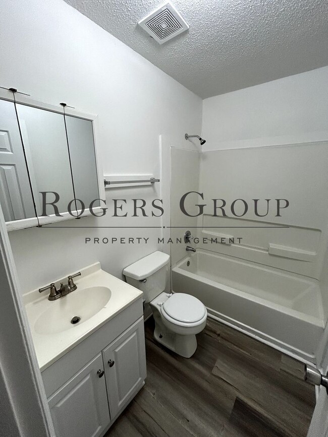 Building Photo - #450 - 301-303 Mineral Springs Rd Duplex
