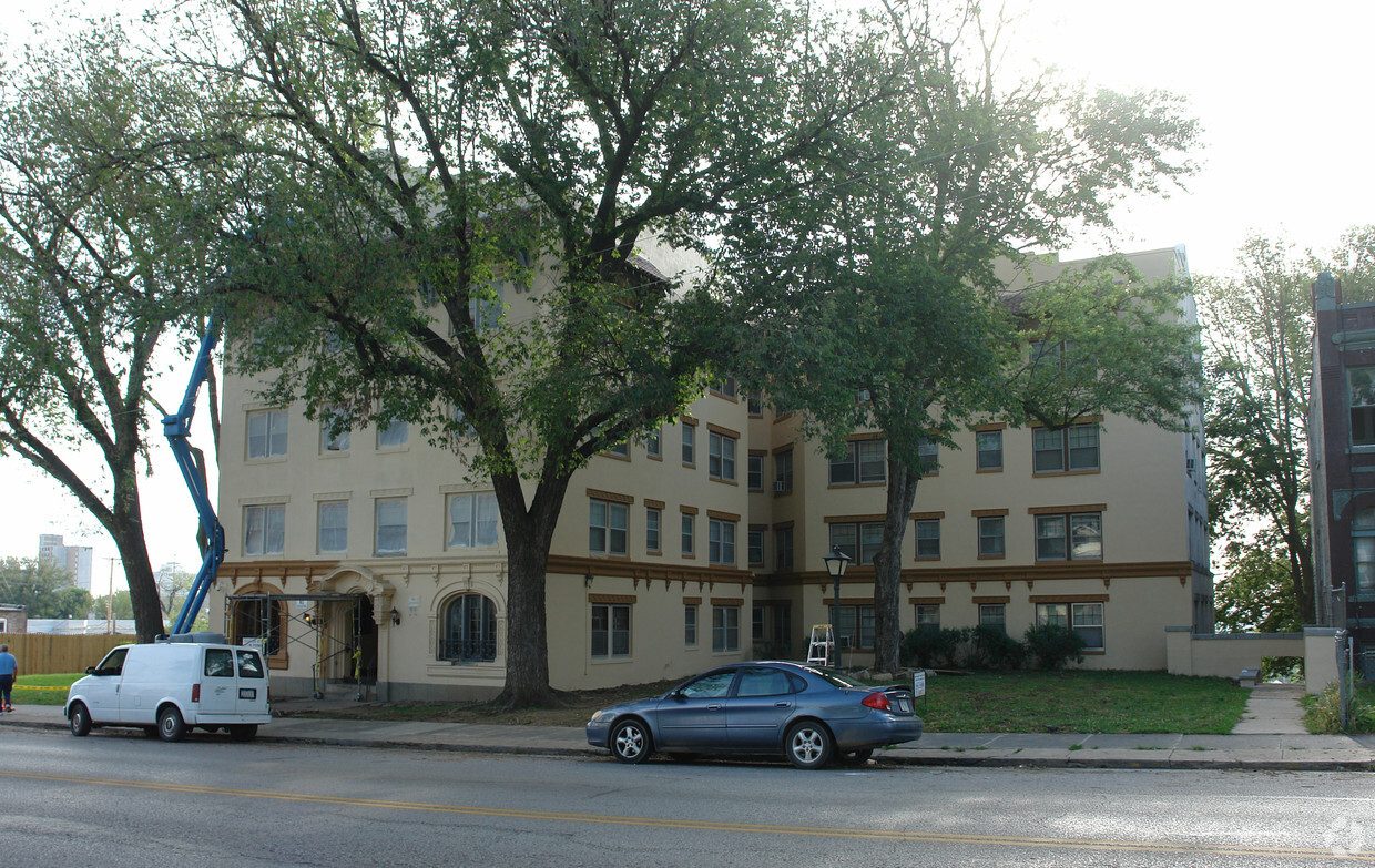 Foto principal - Hanscom Apartments