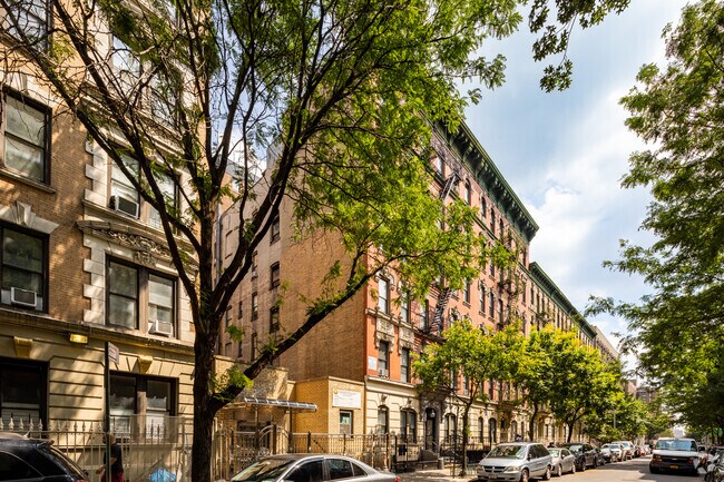 Foto del edificio - 215 W 109th St