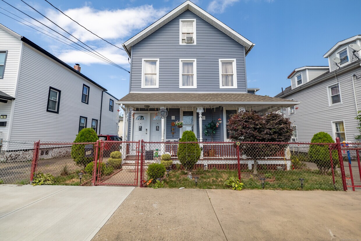 Primary Photo - 72 Fairmount Ave