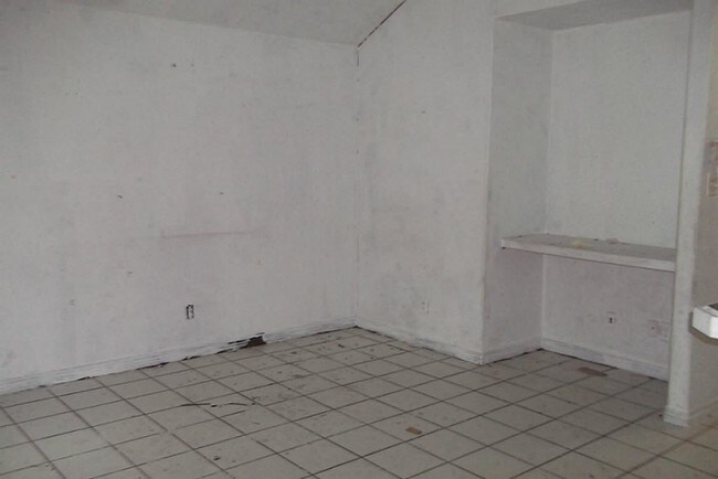 Building Photo - 2103 Davis St