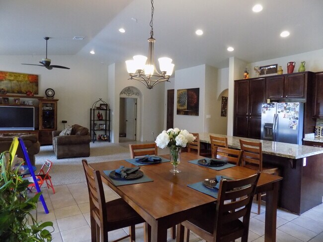 Foto del edificio - 5883 E 27th Pl