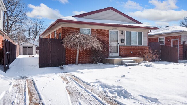 Foto del edificio - 8023 Campbell St