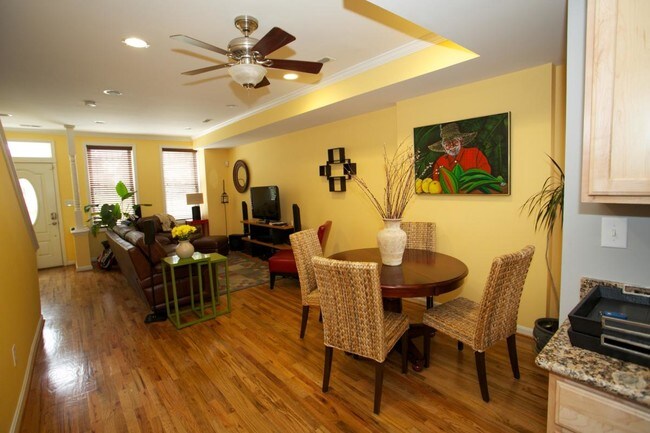 Foto del edificio - 777 Kenyon St NW