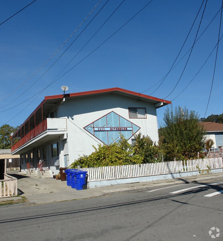 Foto del edificio - 5269 Riverside Ave