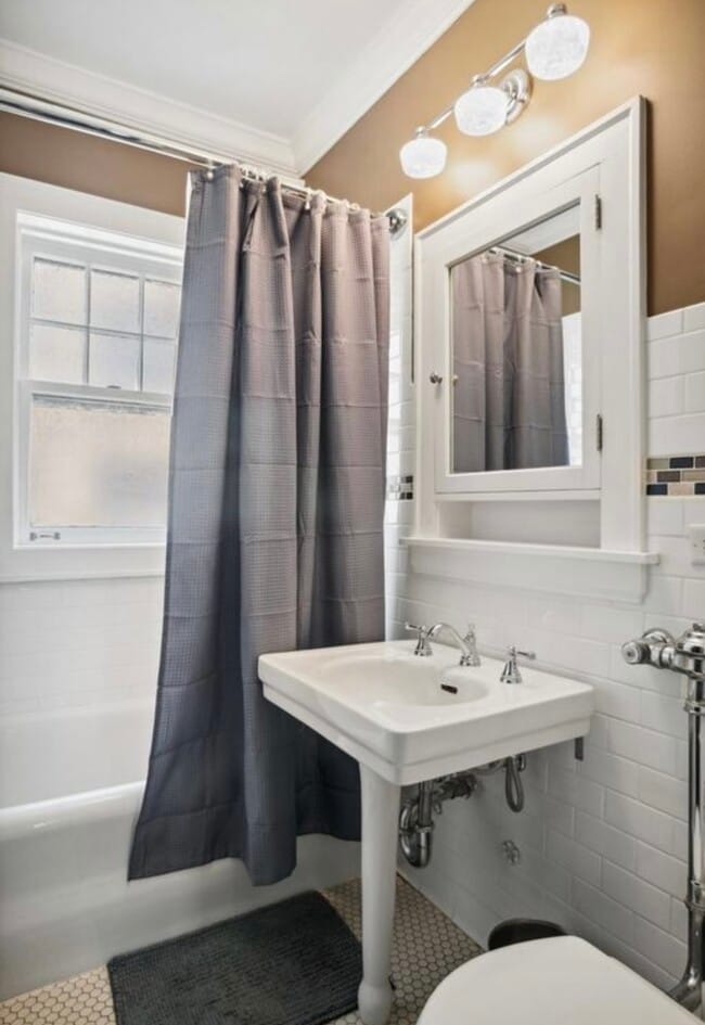 Full bath #1 - 826 Michigan Ave