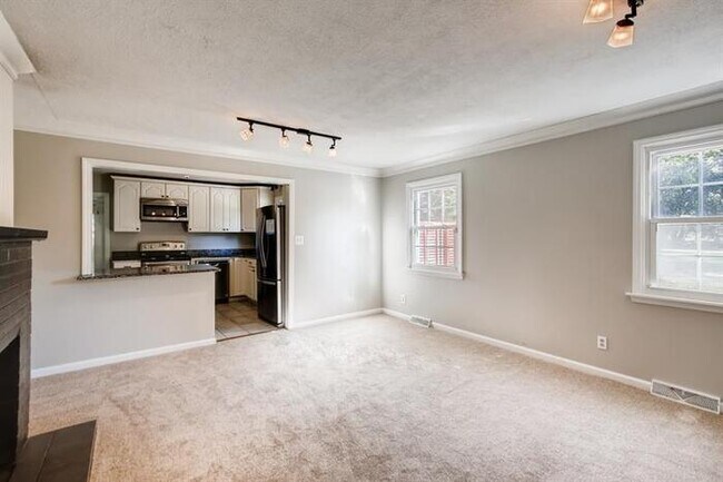 Building Photo - 7511 Monroe Rd, Charlotte, NC, 28212
