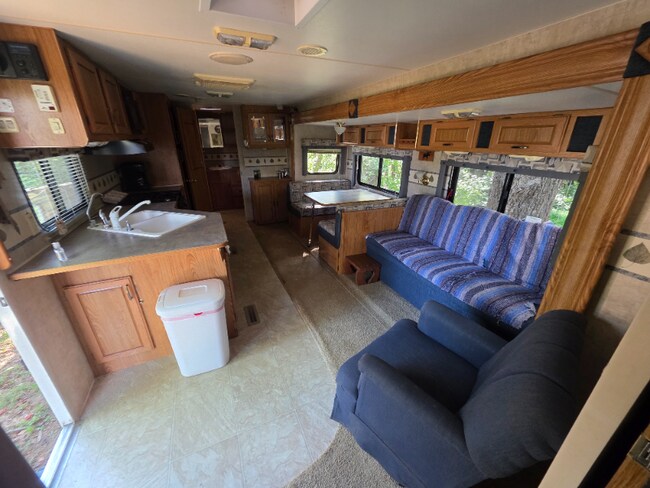 Foto del edificio - 185 Dogwood Rd