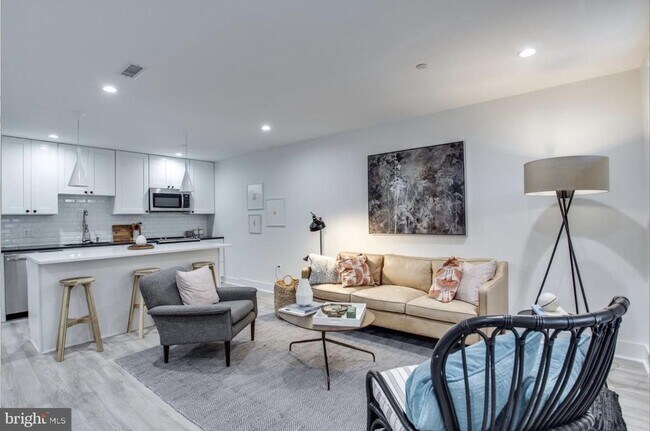 Building Photo - 22 Bryant St NW