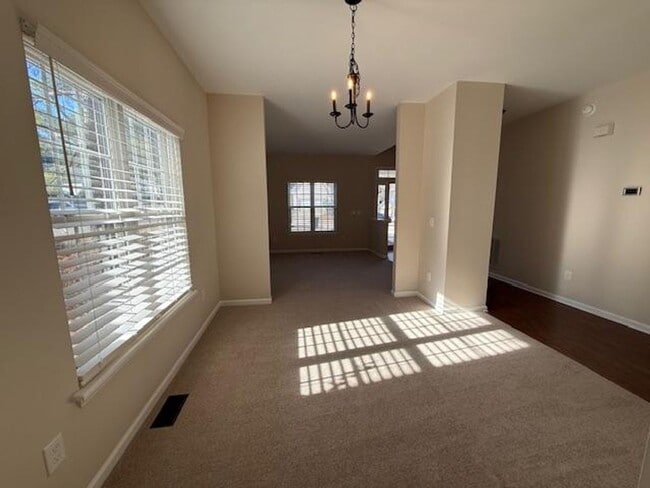 Building Photo - 201 Holmby Ct