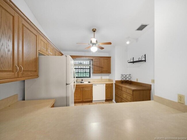 Foto del edificio - 3011 SE Aster Ln