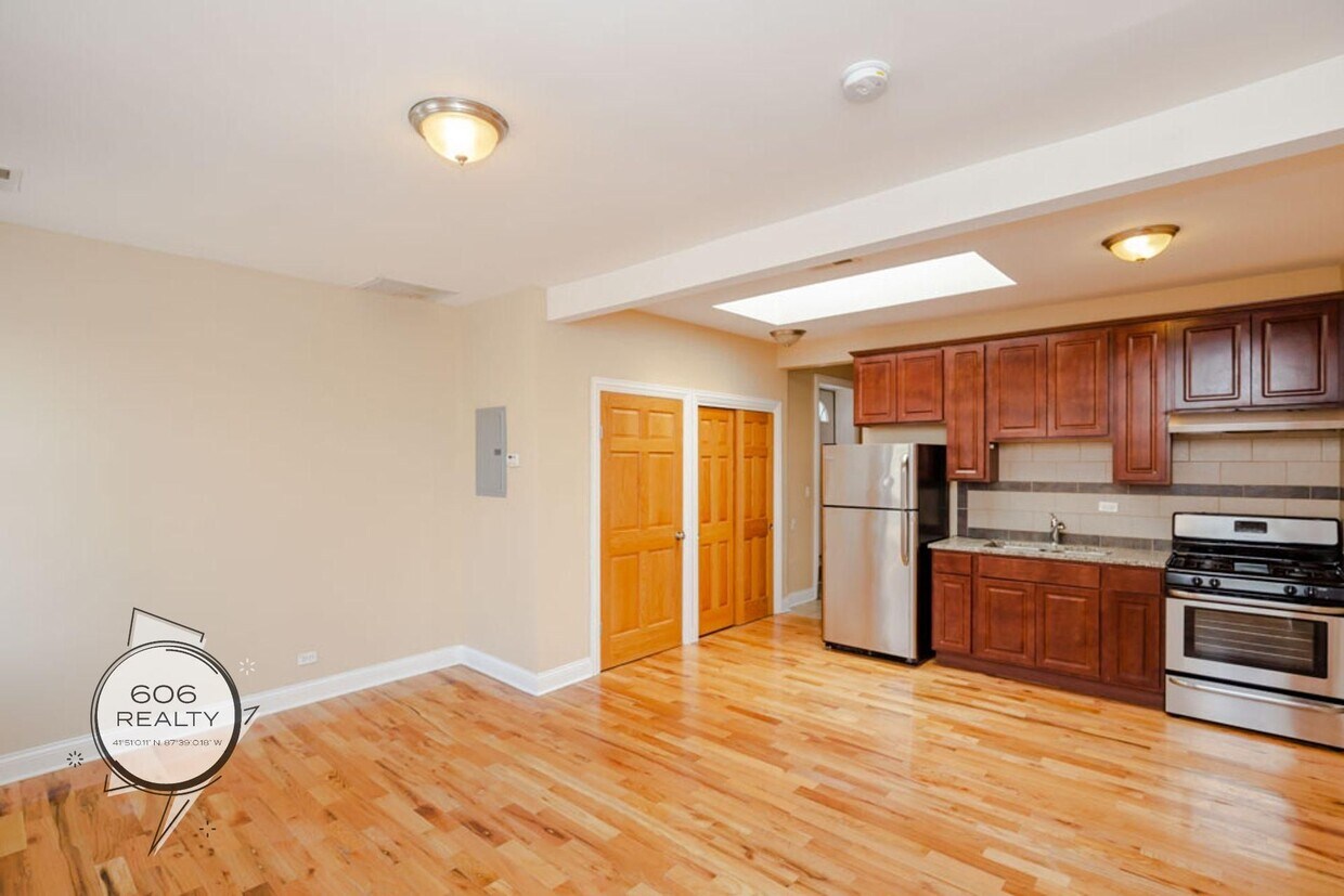Foto del edificio - 5556 W Belmont Ave