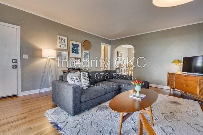 Foto del edificio - 1803 Carey Pl