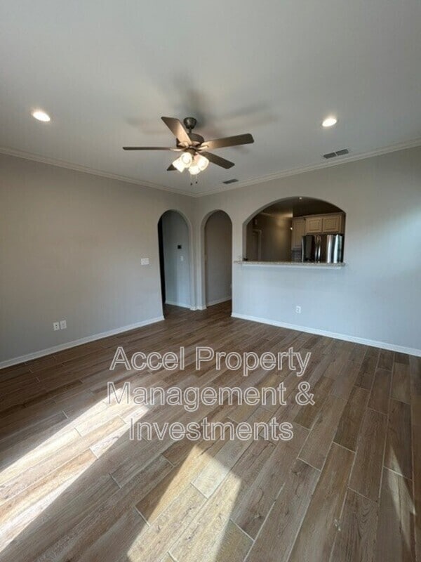 Building Photo - 8410 N 33rd Ln