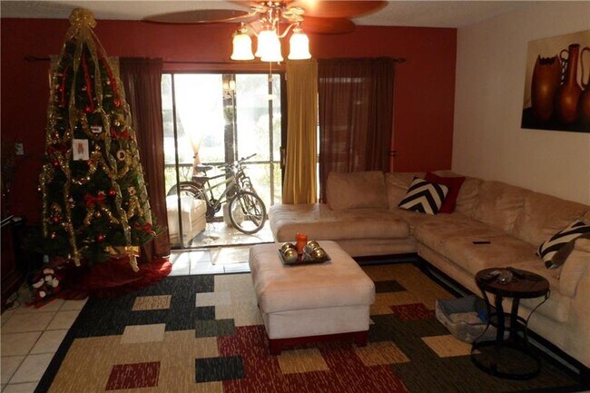 Foto del edificio - 9808 NW 36th St