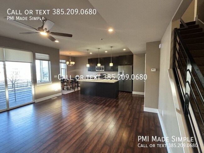 Building Photo - Charming 4-Bed Saratoga Springs Townhome w...