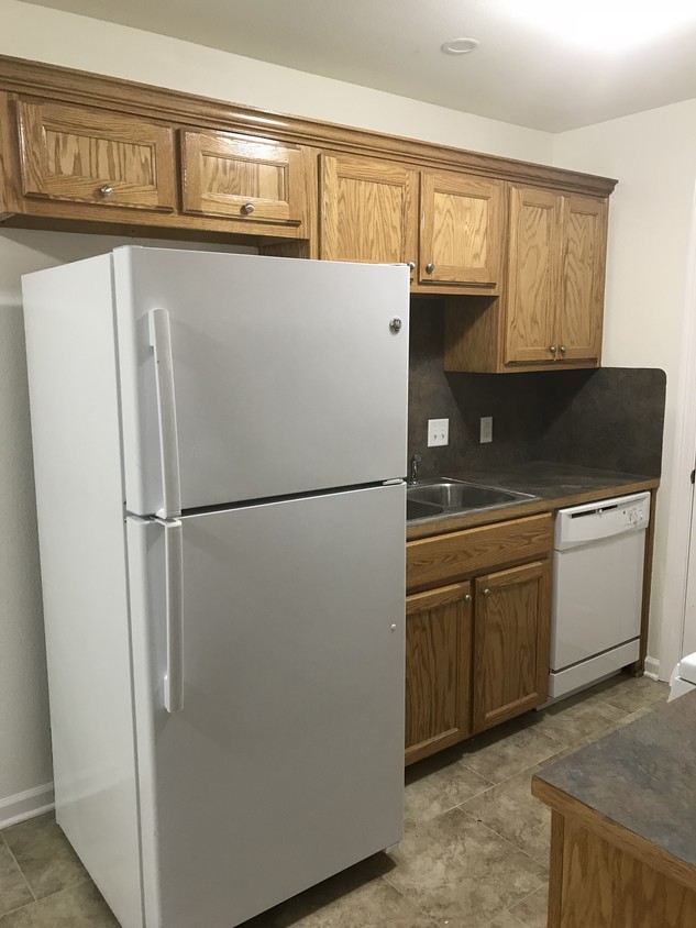 Kitchen - 8373 Governor Dr