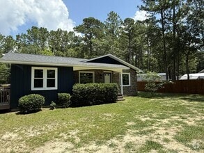 Building Photo - 3615 Lewis Loop SE
