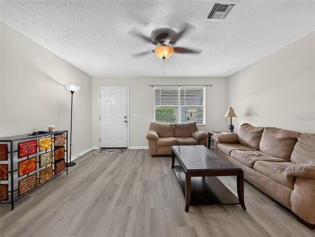 Building Photo - 1222 Santos Pl