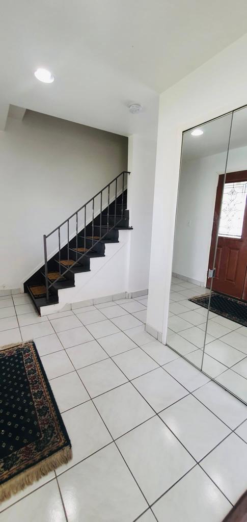 Building Photo - 36701 Lamarra Dr