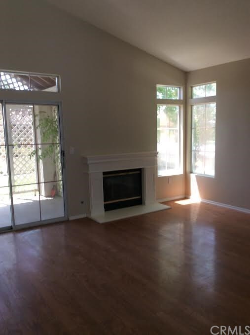 Foto del edificio - 19585 Rolling Green Dr