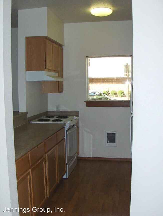 Building Photo - 550 E 15th Ave