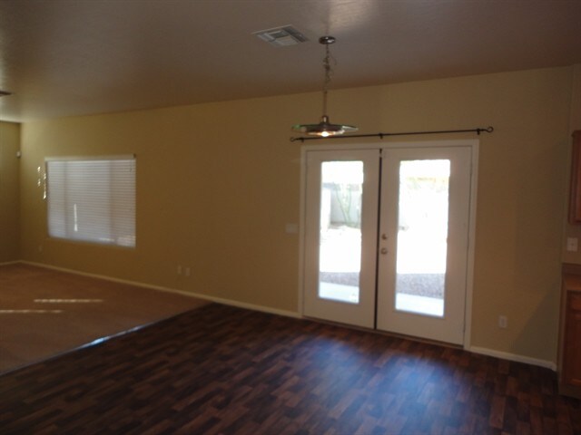 Building Photo - 3056 S Joslyn