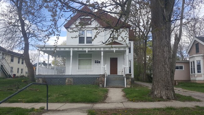 Building Photo - 11 N Normal St