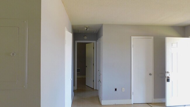 Building Photo - 717 Richardson, Kinston,AL