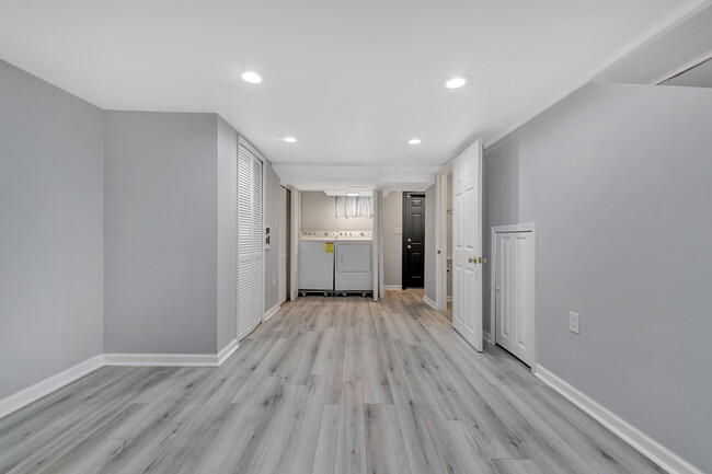 Building Photo - 4618 Bass Pl SE