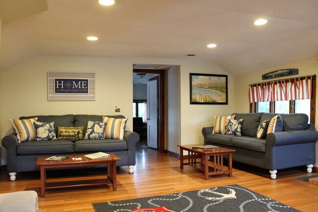 Sala de estar: luminosa y espaciosa. - 237 Lake Shore Dr S