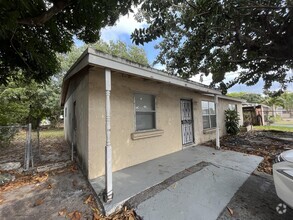 Building Photo - 2010 NW 30th Ave