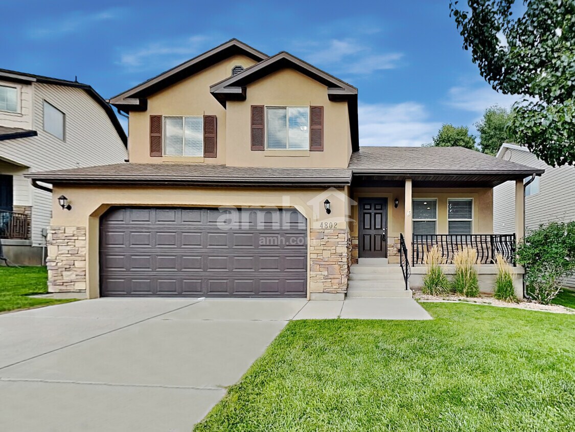 Primary Photo - 4802 E Addison Avenue