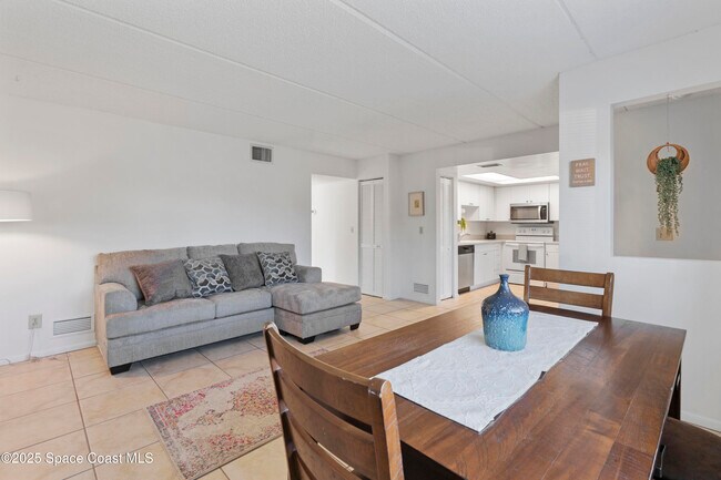 Foto del edificio - 1145 N Shannon Ave