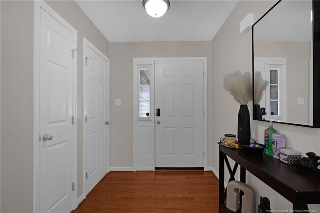 Foto del edificio - 4604 Riverwalk Pl