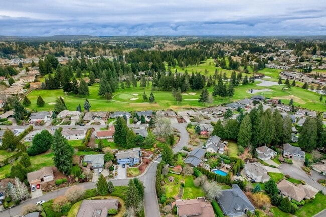 Building Photo - Single Family house on Meridian Valley Country Club.  Gated community