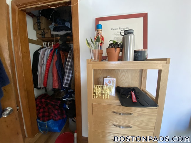 Building Photo - 40 Jay St