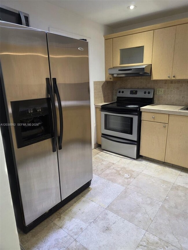 Building Photo - 1817 S Ocean Dr