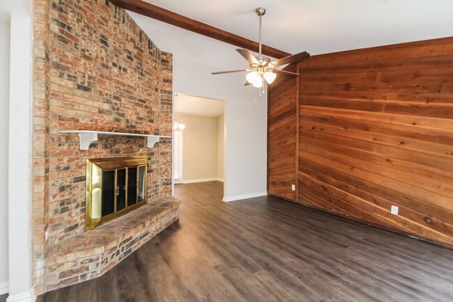 Building Photo - 454 Kenya St