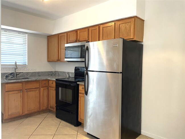 Foto del edificio - 225 NW 23rd St