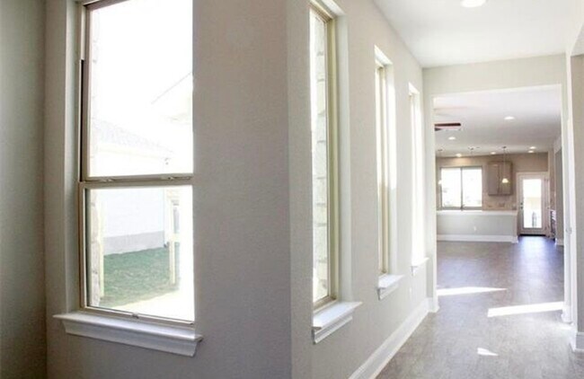 Building Photo - 224 Cherokee Rose Cir