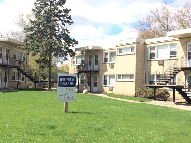 Well maintained buildings - 1107 W Hawthorne St