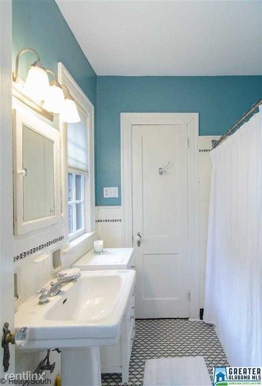 Foto principal - 3443 Cliff Rd S