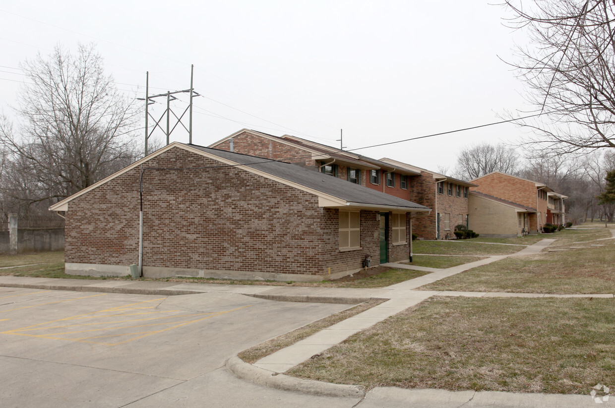 Foto del edificio - 3400-3426 W Riverview Ave